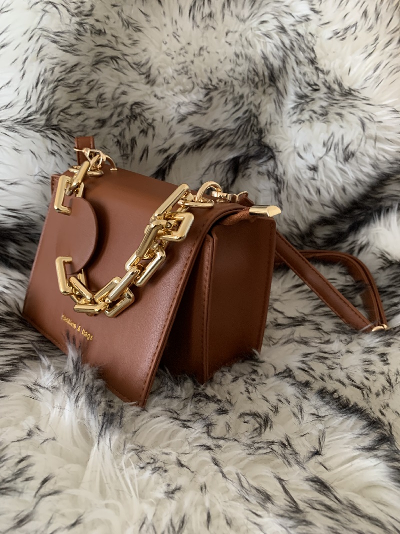 COMPLET SAC et chaussure louis Vuitton – BELLEGINA